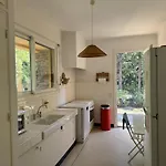 Avec Piscine Privée, Proche - Fr-1-100-345 *